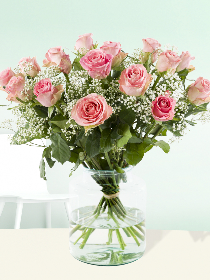 Schat koppeling Ongeschikt 15 roze rozen met gipskruid